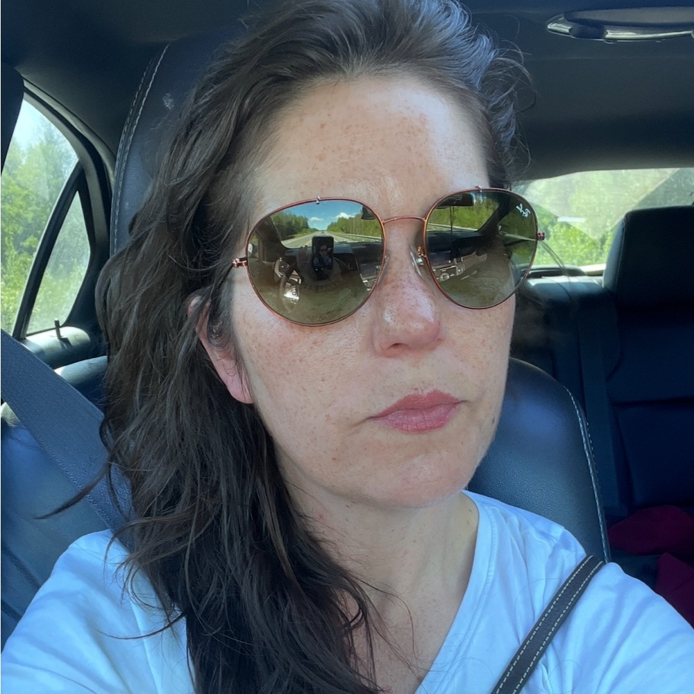 Meet your Posher, Georgia.